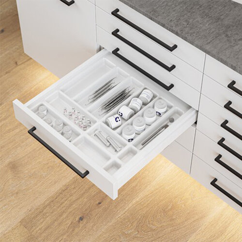 Clinic indeling 28 mm hoog, 430 mm diep en 406 mm breed, wit